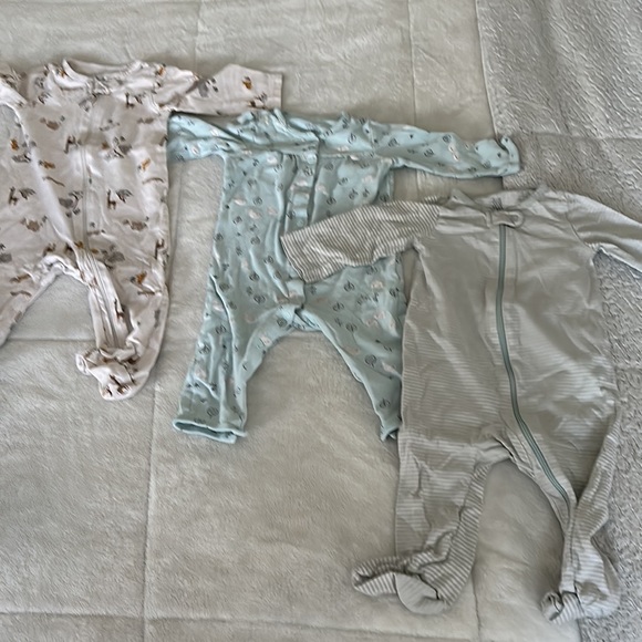 BABY BUNDLE | 9 ONESIE | 6-12 Months - Picture 4 of 4